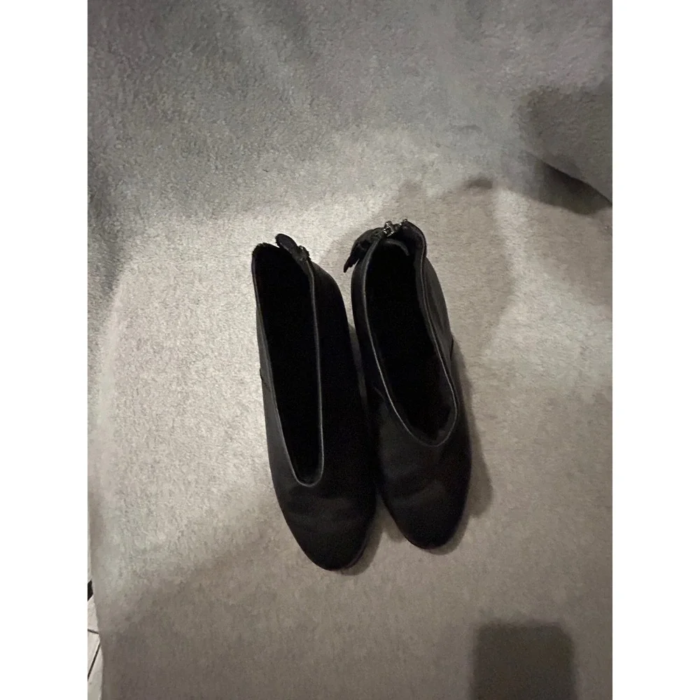 TOMS Black‎ Leather Tassel Back Zip Ankle Booties Stacked Heel Womens 9M